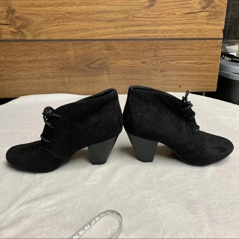 CityClassified black lace up booties size 6 - Picture 3 of 7